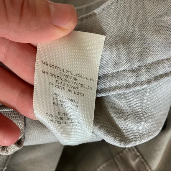 Aritzia Wilfred free Gray Mini Cargo Shorts size 4 - Picture 5 of 6